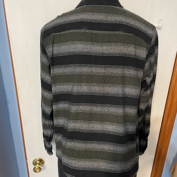 Men’s Black & Grey Striped Shirt, XL - Picture 7 of 12